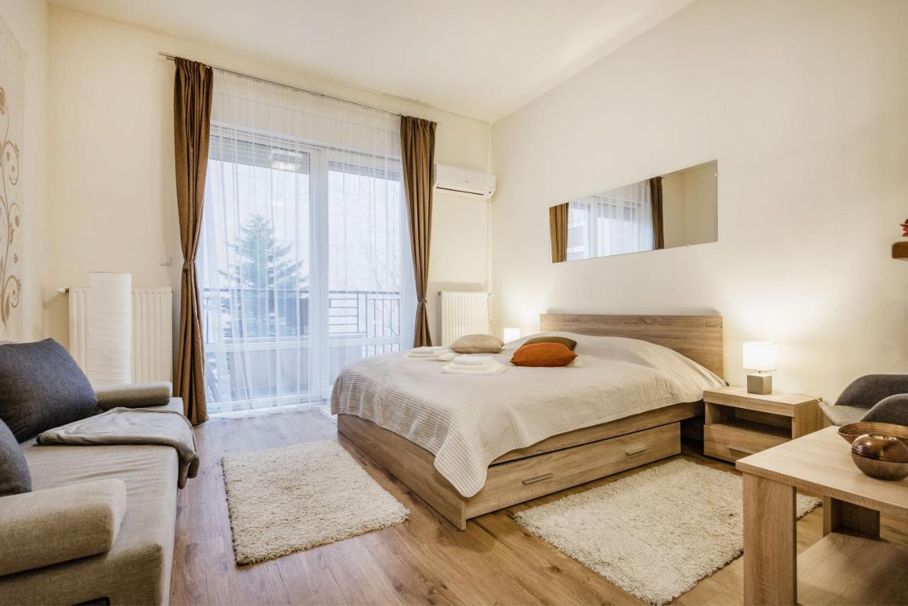 Downtown Charm With Balcony And Garden View Apartment บูดาเปสต์ ภายนอก รูปภาพ