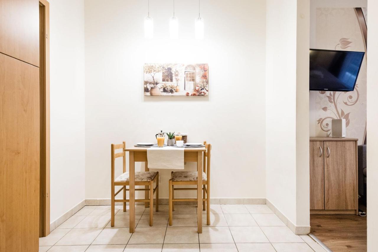 Downtown Charm With Balcony And Garden View Apartment บูดาเปสต์ ภายนอก รูปภาพ