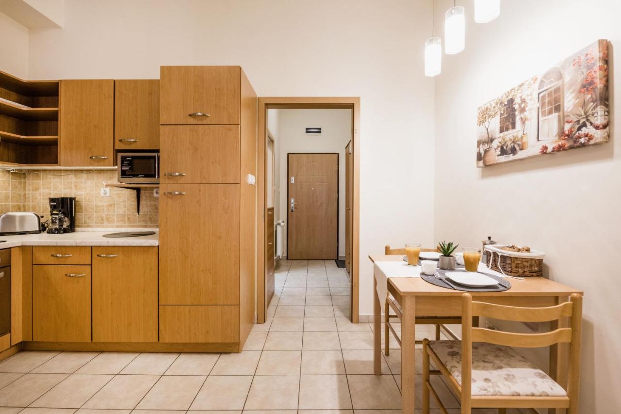 Downtown Charm With Balcony And Garden View Apartment บูดาเปสต์ ภายนอก รูปภาพ